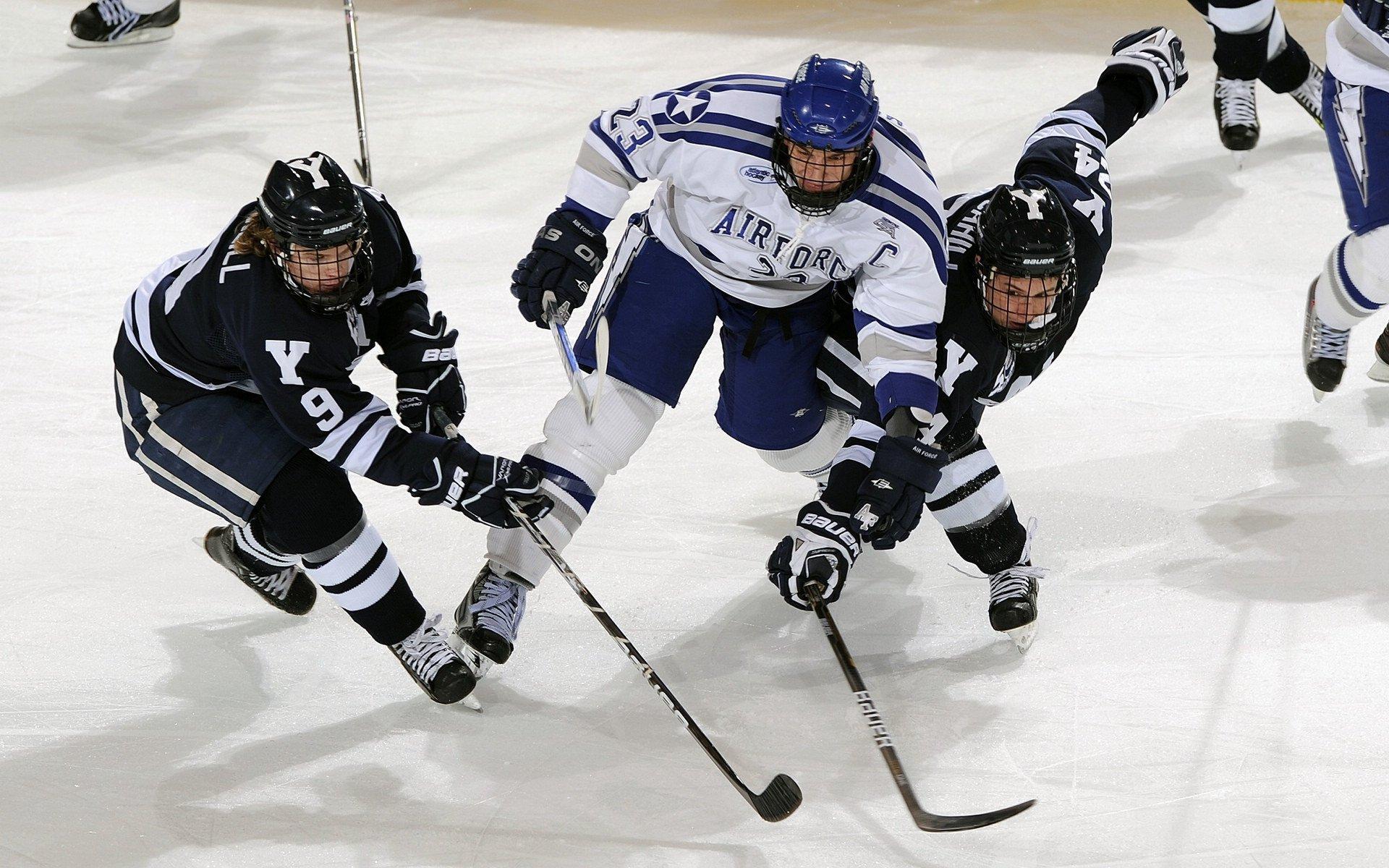 鲍威尔上半场手感冰凉仅得3分 防守端积极贡献难掩进攻低迷
